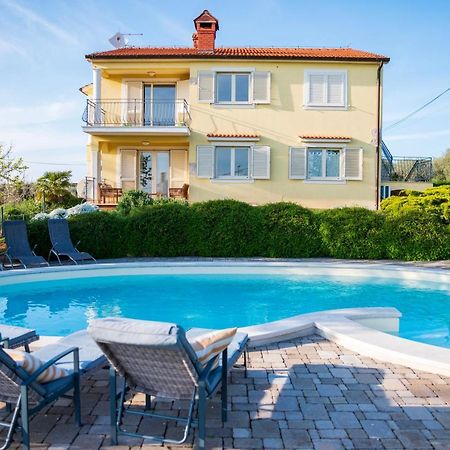 Kaštelir Apartment Laetitia מראה חיצוני תמונה
