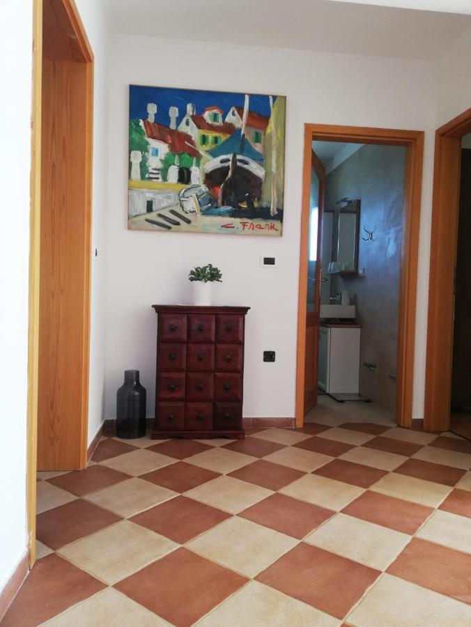 Kaštelir Apartment Laetitia מראה חיצוני תמונה