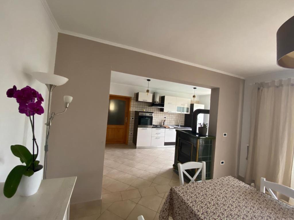 Kaštelir Apartment Laetitia מראה חיצוני תמונה