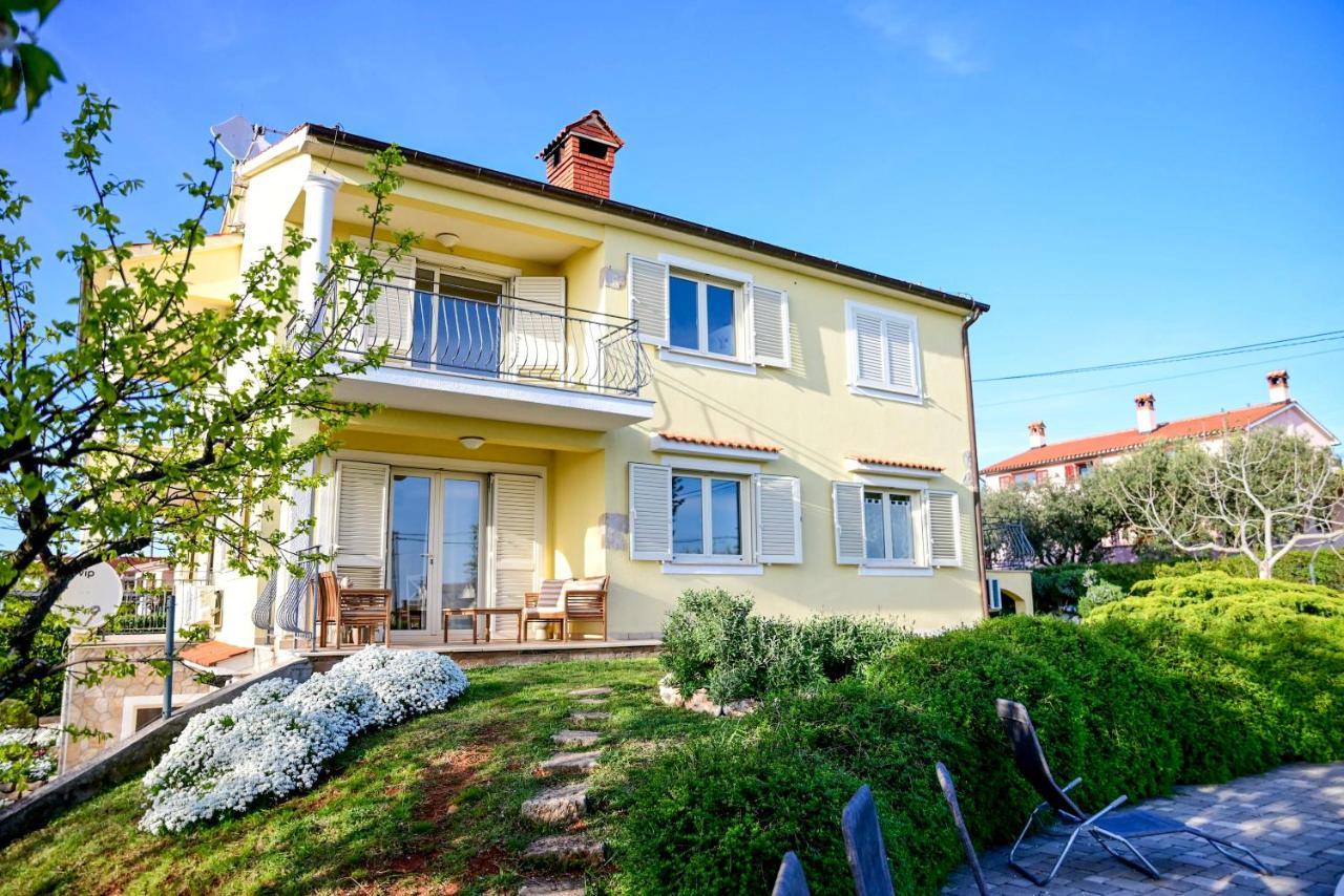 Kaštelir Apartment Laetitia מראה חיצוני תמונה