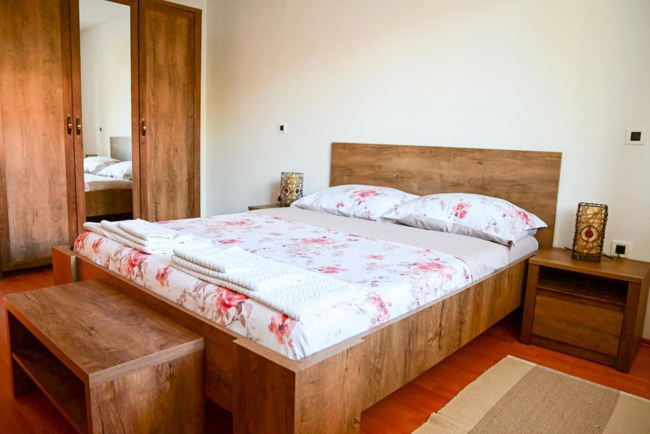 Kaštelir Apartment Laetitia מראה חיצוני תמונה