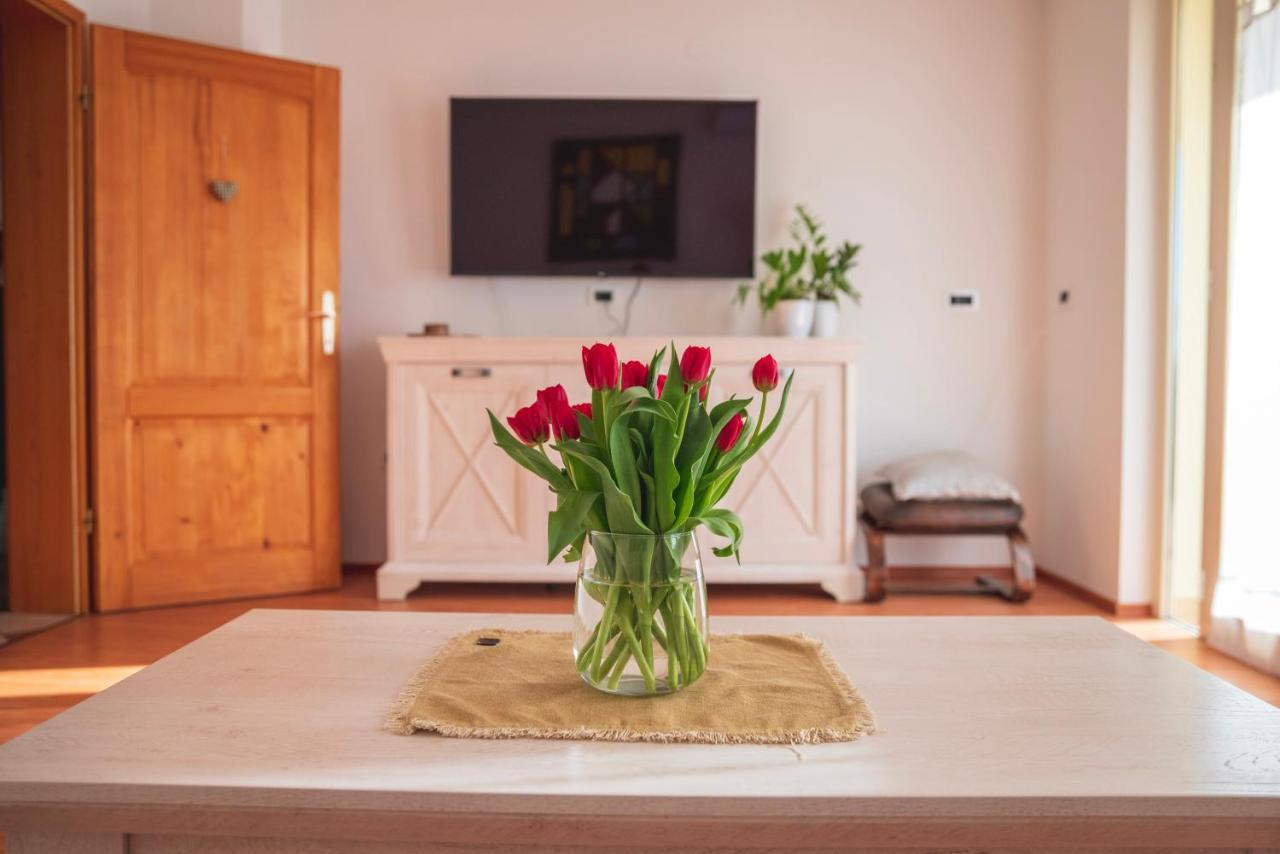 Kaštelir Apartment Laetitia מראה חיצוני תמונה