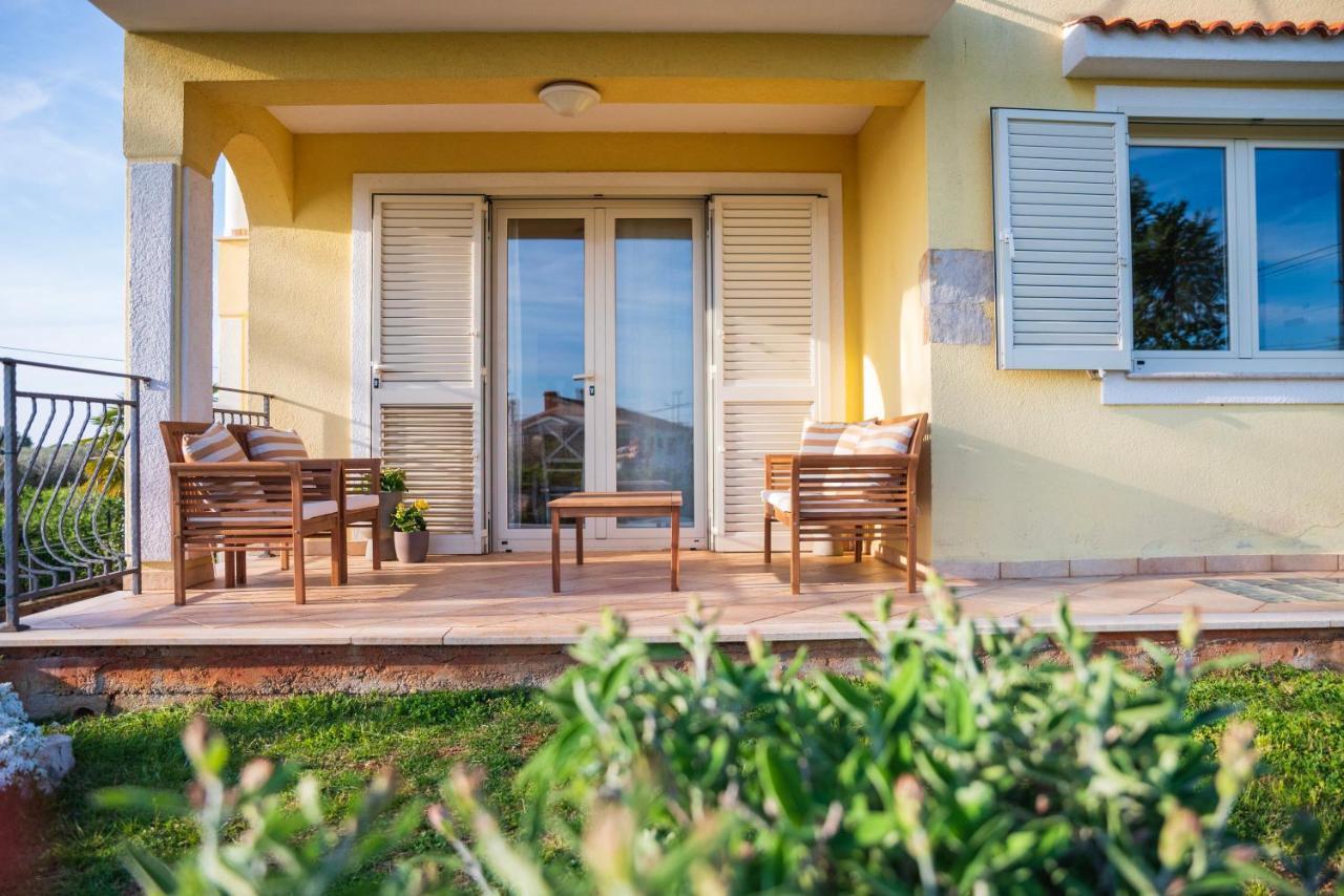 Kaštelir Apartment Laetitia מראה חיצוני תמונה